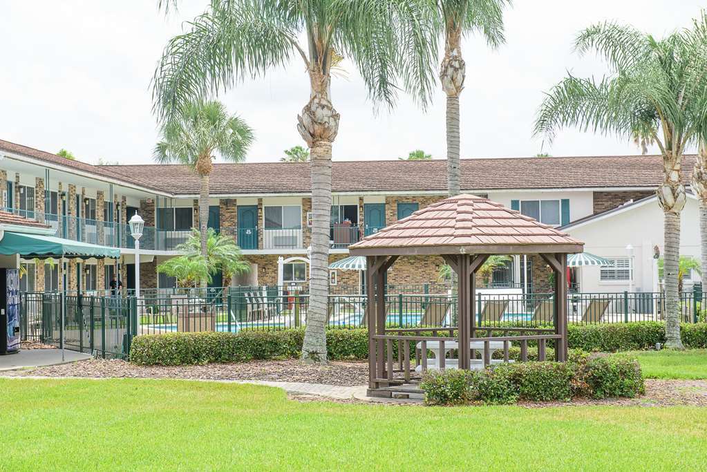 Roadstar Hotel Zephyrhills Exterior photo